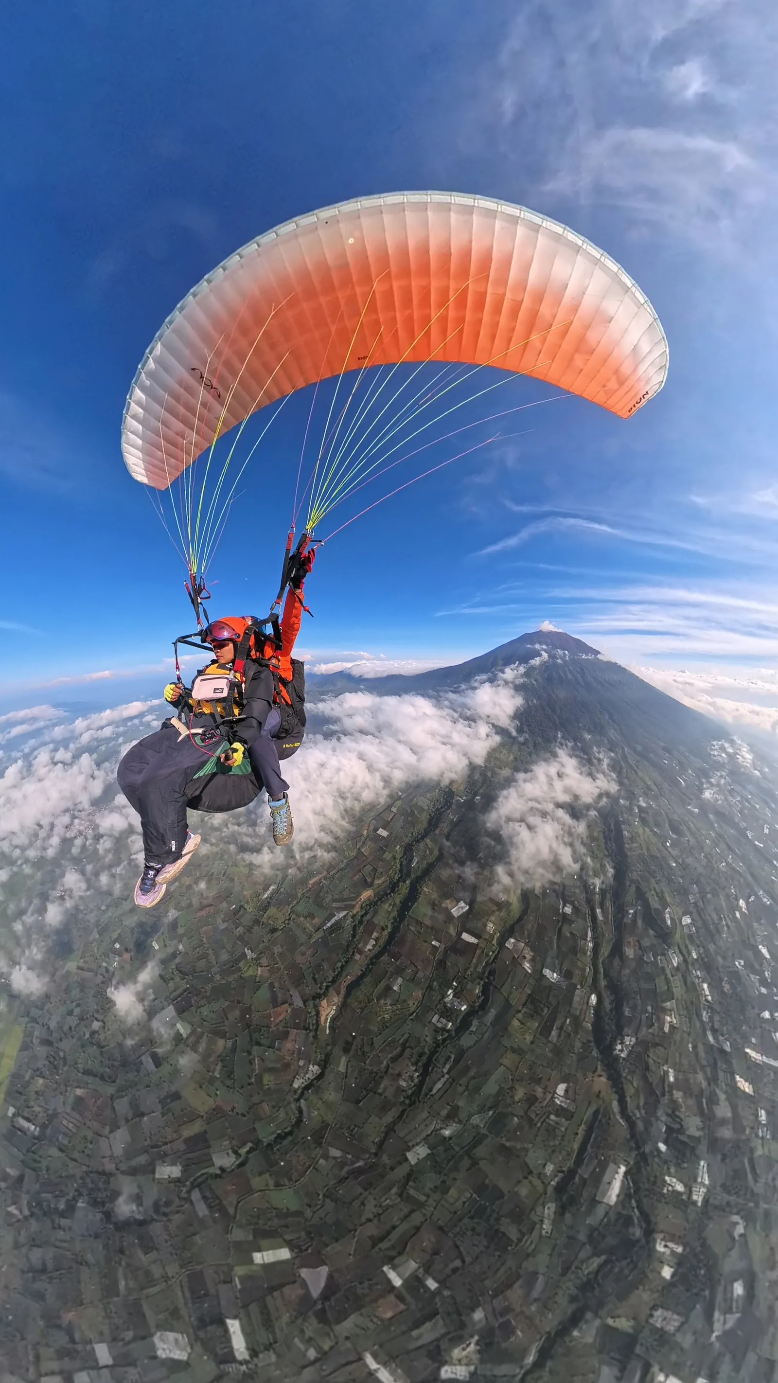 HIKE AND FLY MOUNT KERINCI